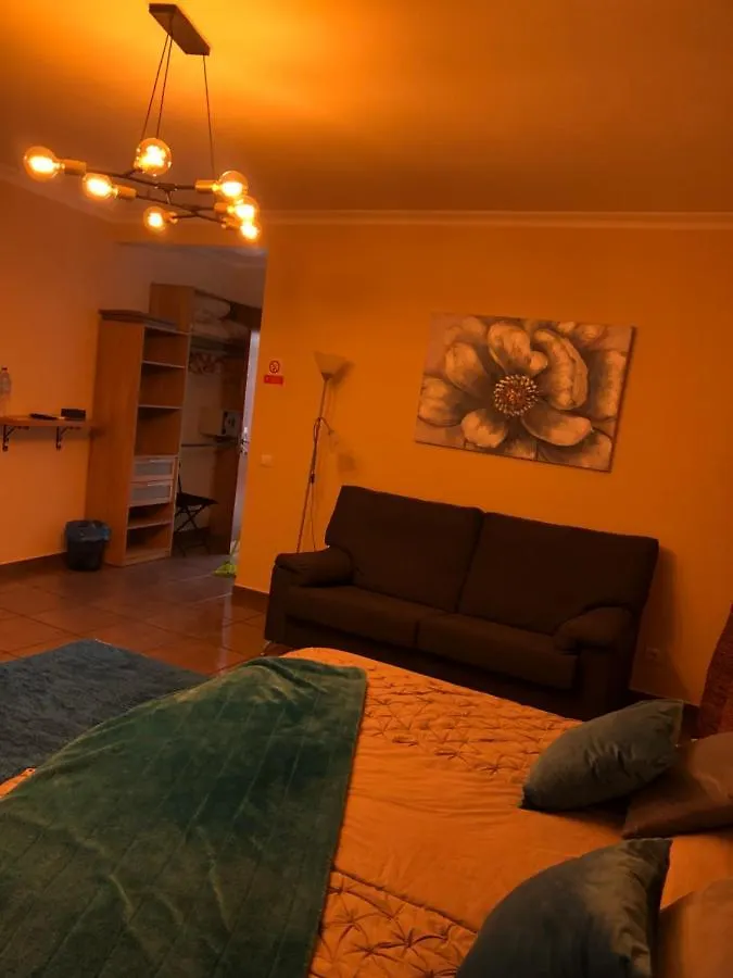 Merry'S House Lagos 3*,
