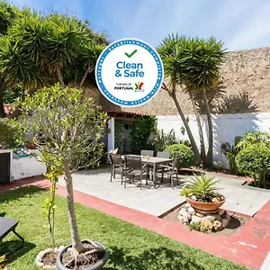 3 Marias Garden House Bed & Breakfast
