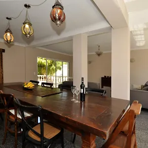 Beachhouselagos Bed & Breakfast